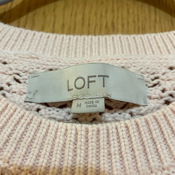 Cute Loft sweater with scallop detail along bottom. - Picture 3 of 3